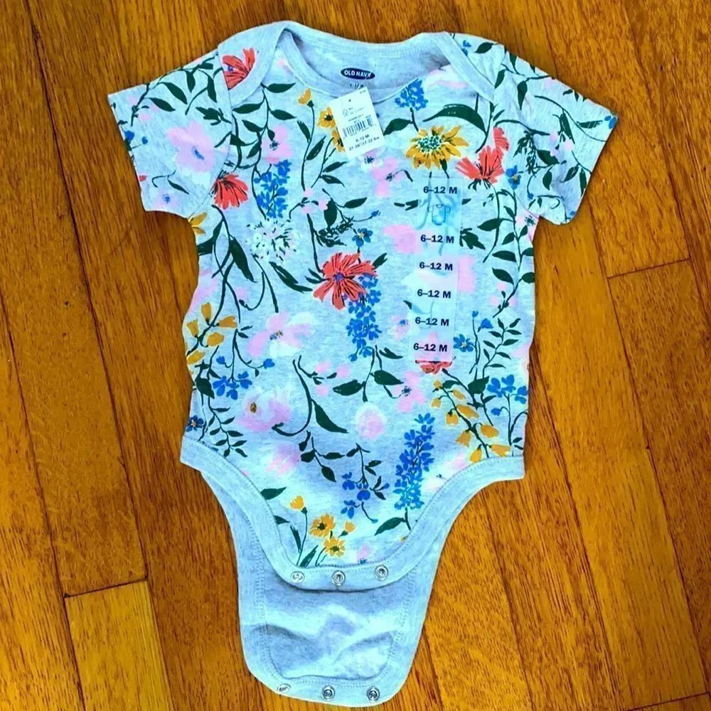 3/$15 Old Navy Onesie Girl 6-12months